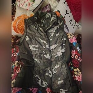 Avia Camo Quilted Vest